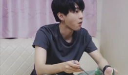 王俊凯吃瓜娱乐视频,揭秘明星幕后趣事