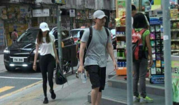 吴千语街拍生活照,尽显时尚生活风采