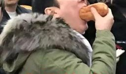 娱乐吃瓜酱朋友借米